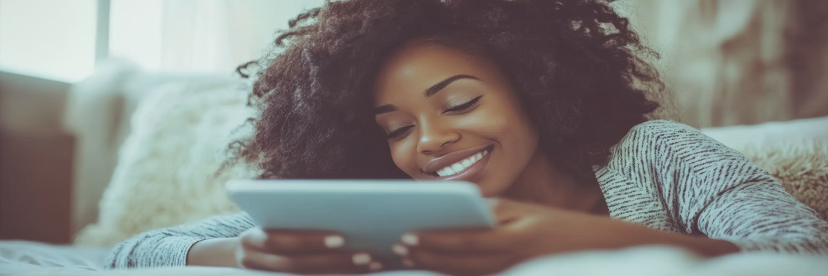 Blog rund um Trinkwasser – Wissen, Rezepte und Hintergrundinformationen Blogartikel über Trinkwasser auf Laptop-Bildschirm